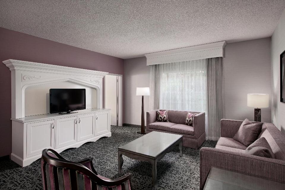 Anaheim Majestic Garden Hotel - 