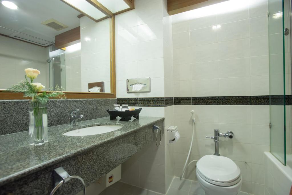 Koupelna v ubytování Asia Cha-am Hotel