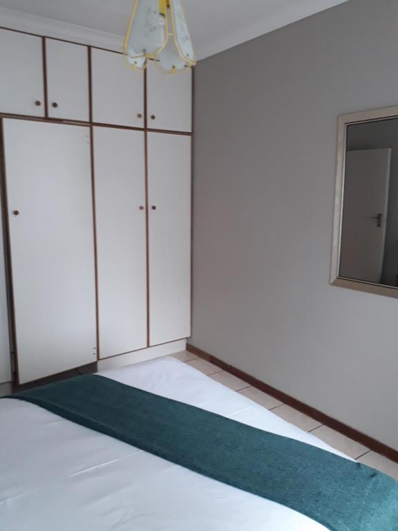 Postel nebo postele na pokoji v ubytování Caledon Overnight Rooms