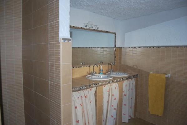 Koupelna v ubytování Cueva El Haro
