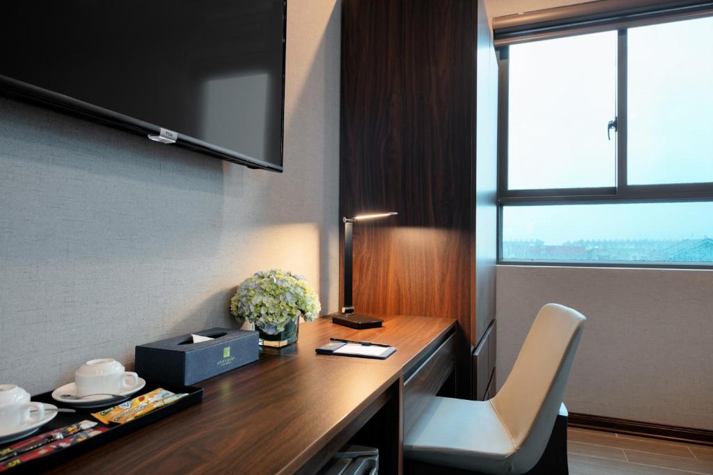 Golden Season Hotel - 6