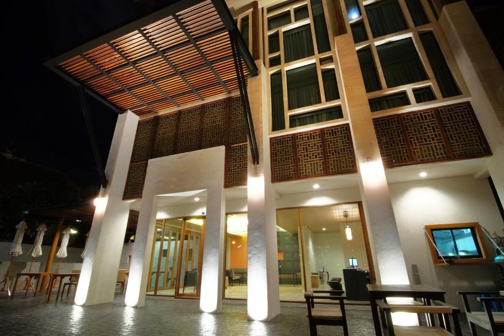 Tapae Gate Villa - Resim 19