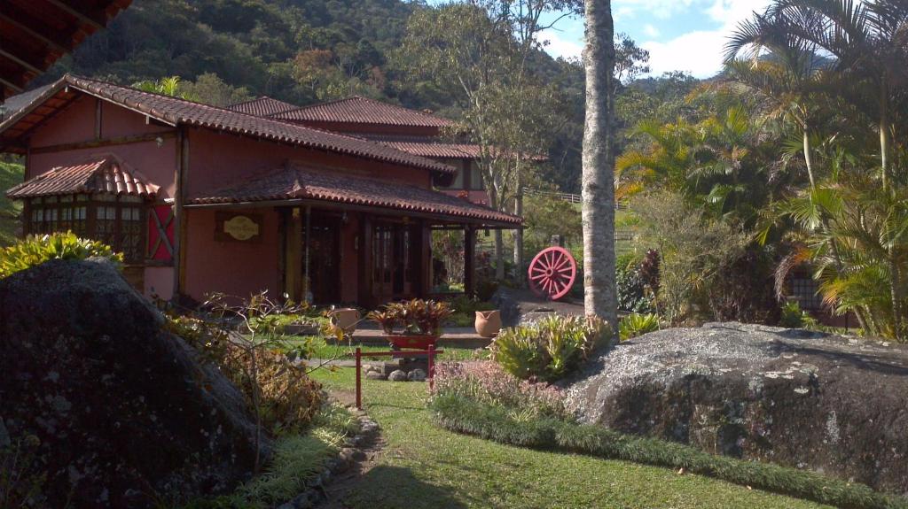  Country Ville Hotel