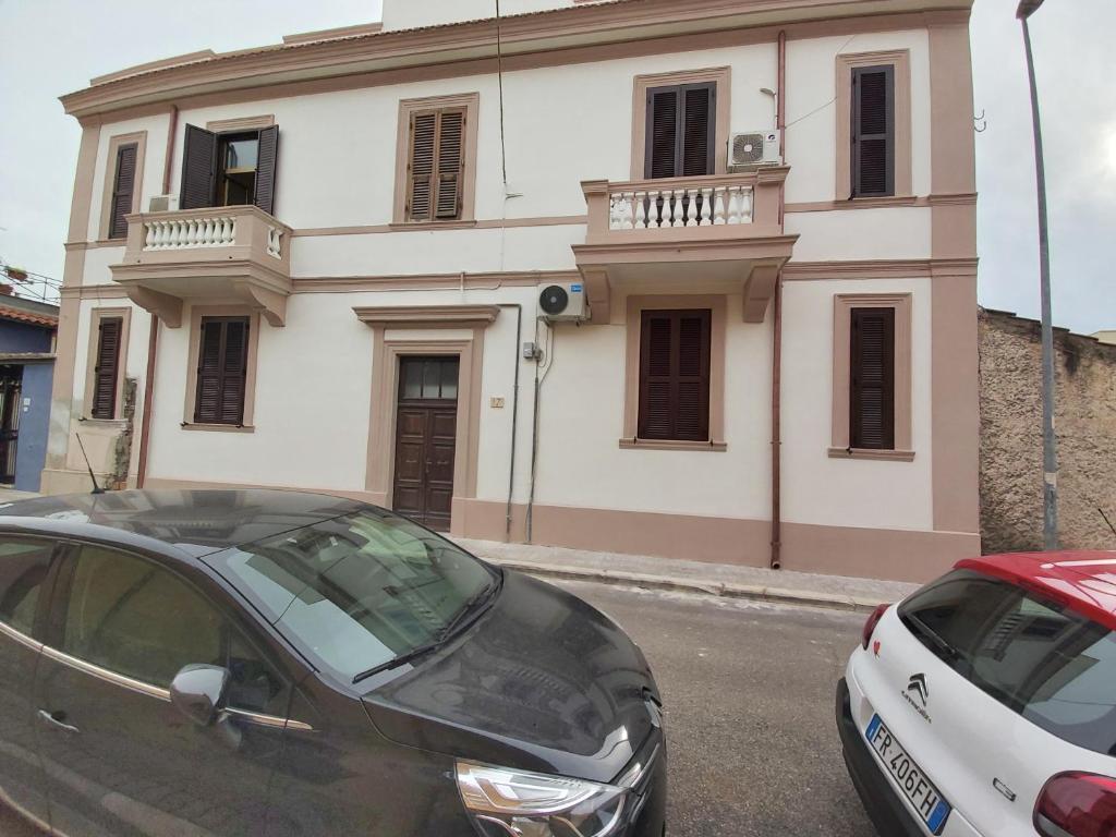 WHOLE HOLIDAY HOME APARTMENT FANTASTIC CIVITAVECCHIA da Pamino & Priscilla con due Camere letto! - Housity