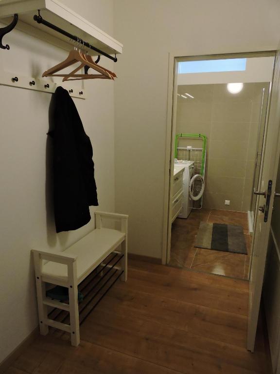 A bathroom at 211 Amsterdam, Studio Apartment, 30m2 1-4 Pers