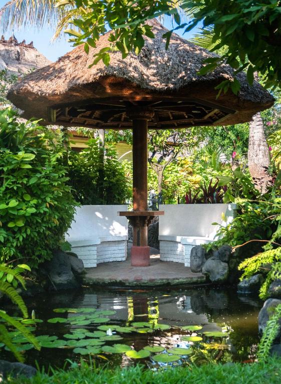 Zahrada ubytování Poppies Bali