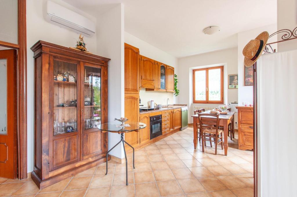 A kitchen or kitchenette at La casa di Nunzi