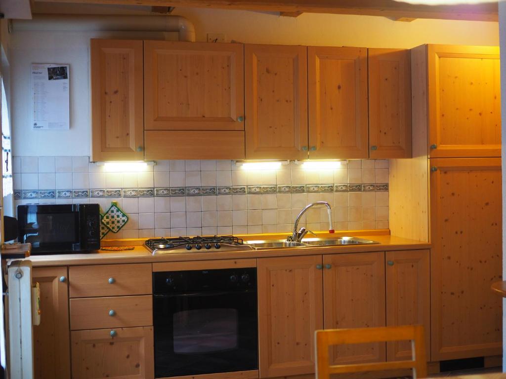 A kitchen or kitchenette at Appartamenti De Betta