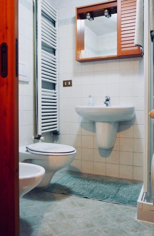 A bathroom at Appartamenti De Betta