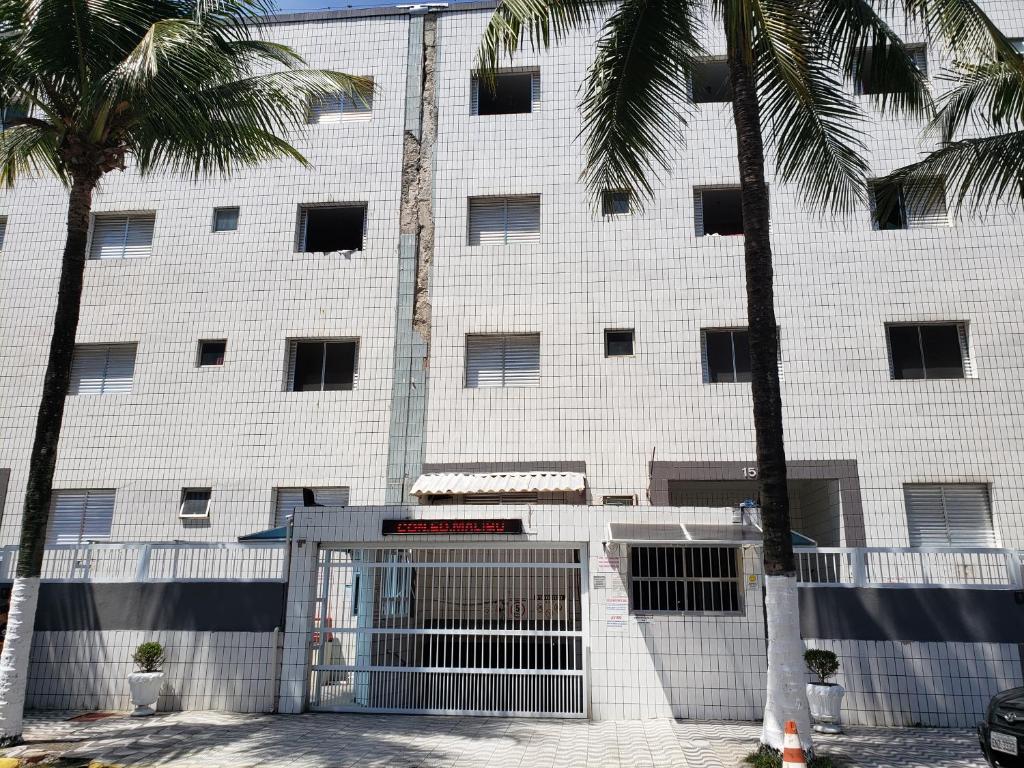  Kitão com quarto 50mts do mar