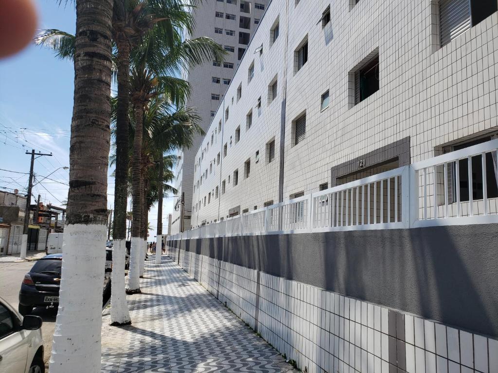  Kitão com quarto 50mts do mar