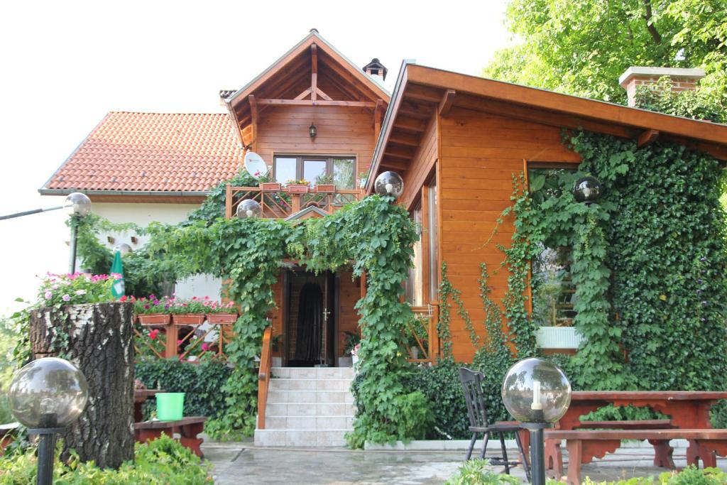 Zahrada ubytování Orehite Guest House