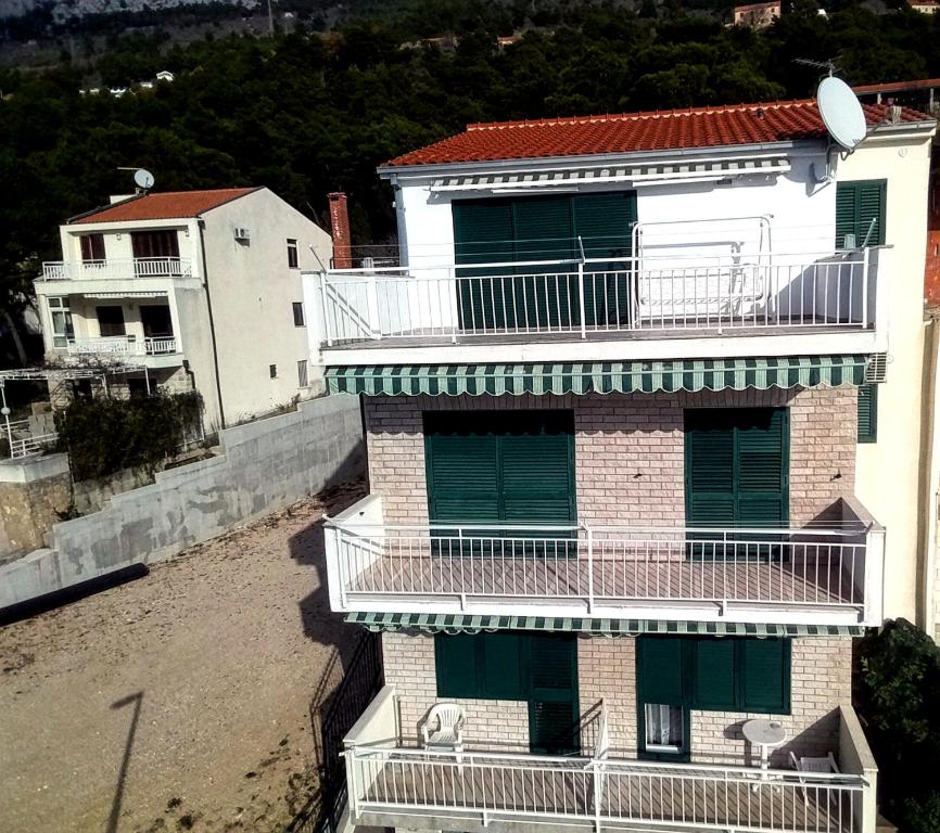 Budova, v ktorej sa apartmán nachádza