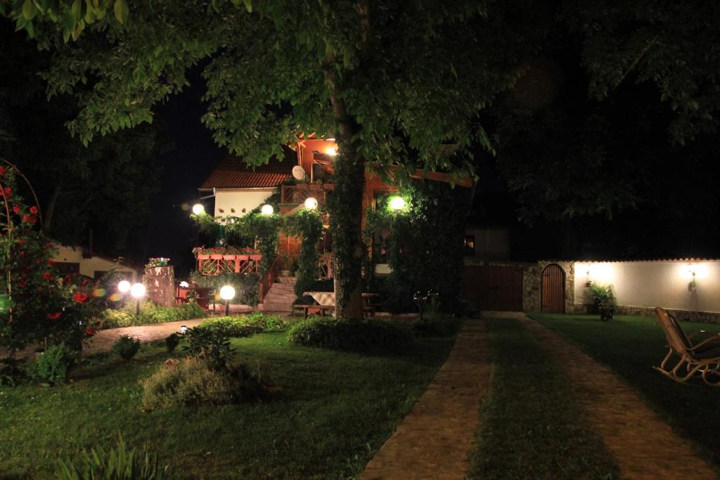 Zahrada ubytování Orehite Guest House