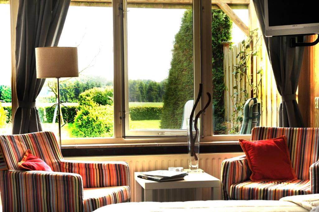 Een zitgedeelte bij B&B Roodbeekerhof