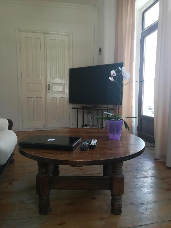 TV a/nebo společenská místnost v ubytování Rocky Island
