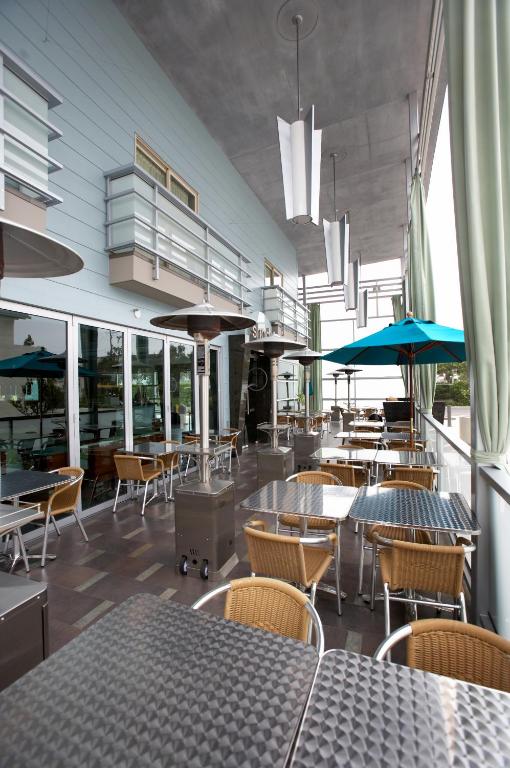 Restaurace v ubytování Shade Hotel Manhattan Beach