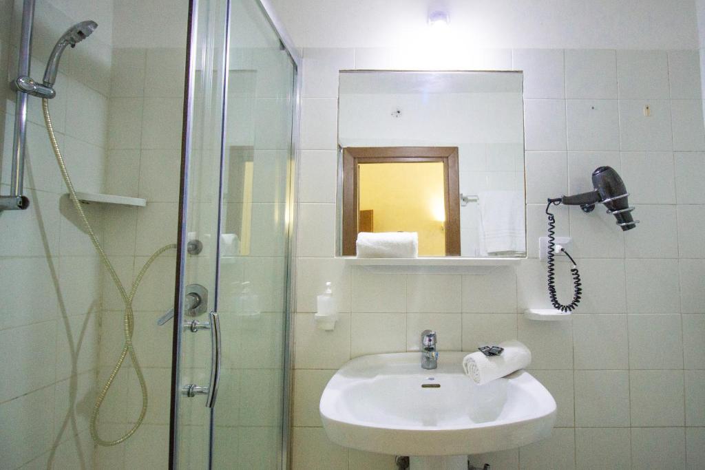 Aquarium Termini - Triple Room With Private Bathroom