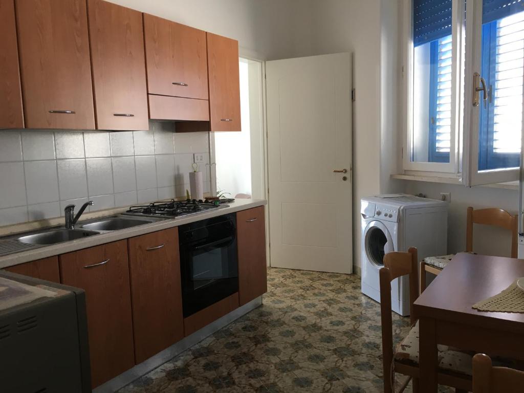 Kuchyň nebo kuchyňský kout v ubytování Casa Direttamente sul mare