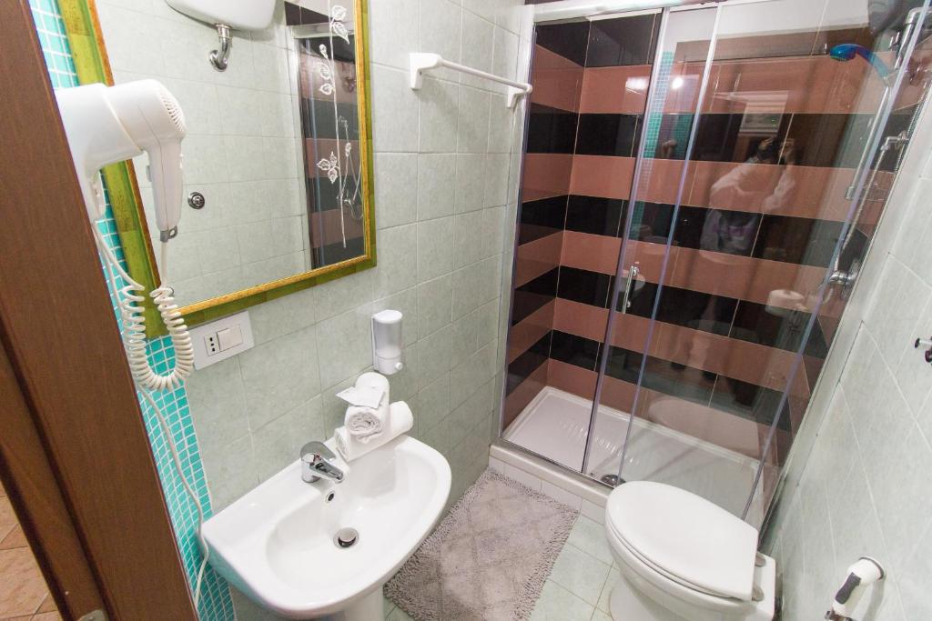 Aquarium Termini - Quadruple Room With Private Bathroom