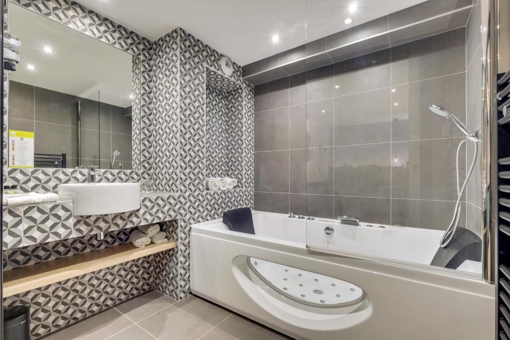 Hôtel Lucien & Marinette - Resim 21