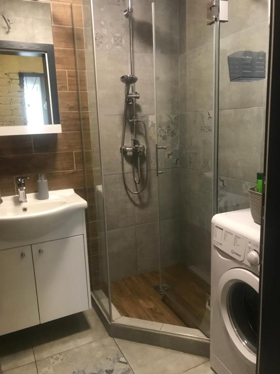 Ein Badezimmer in der Unterkunft Mihajlovik LUX Apartment in Heart of SKOPJE