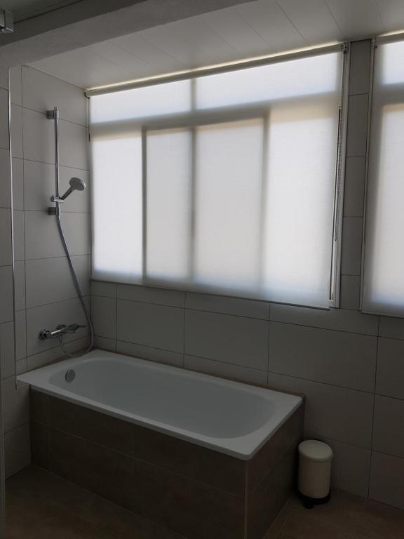 Exclusive Apartment - Playa de Marenys de Rafalcaid的一间浴室