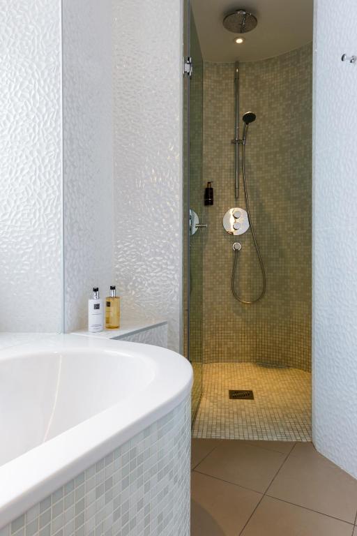 Oceania l'Hôtel de France Nantes - Resim 21