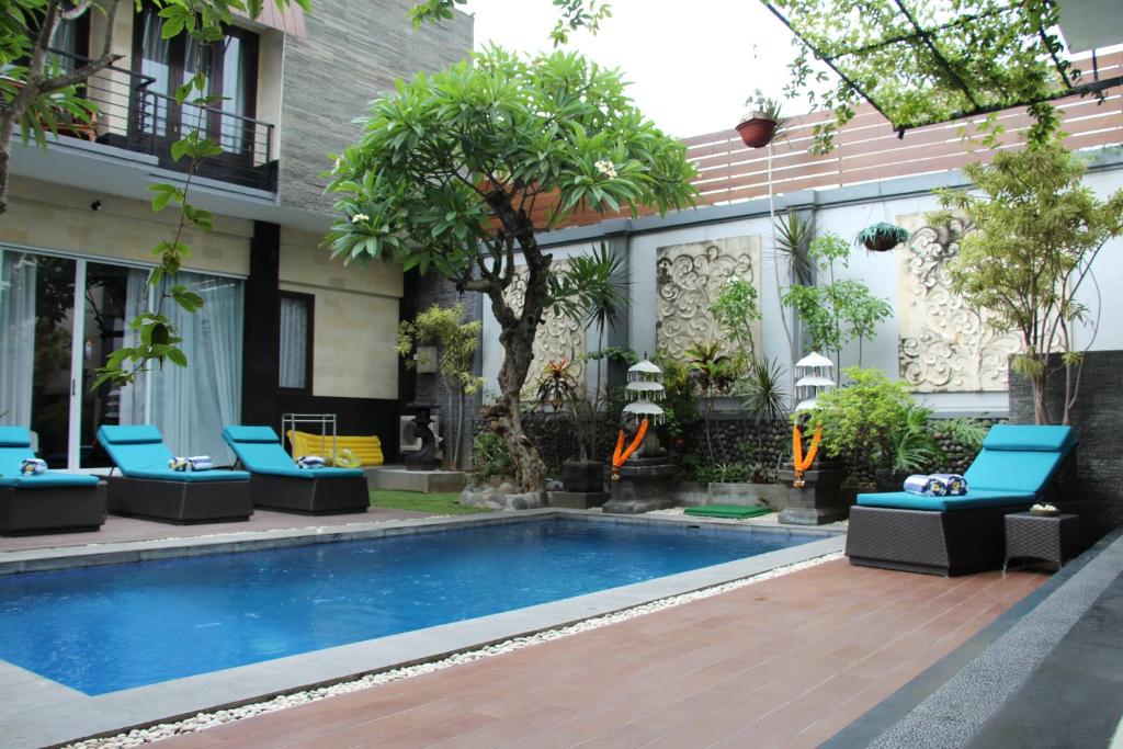 A piscina localizada em The Nakula Villas ou nos arredores