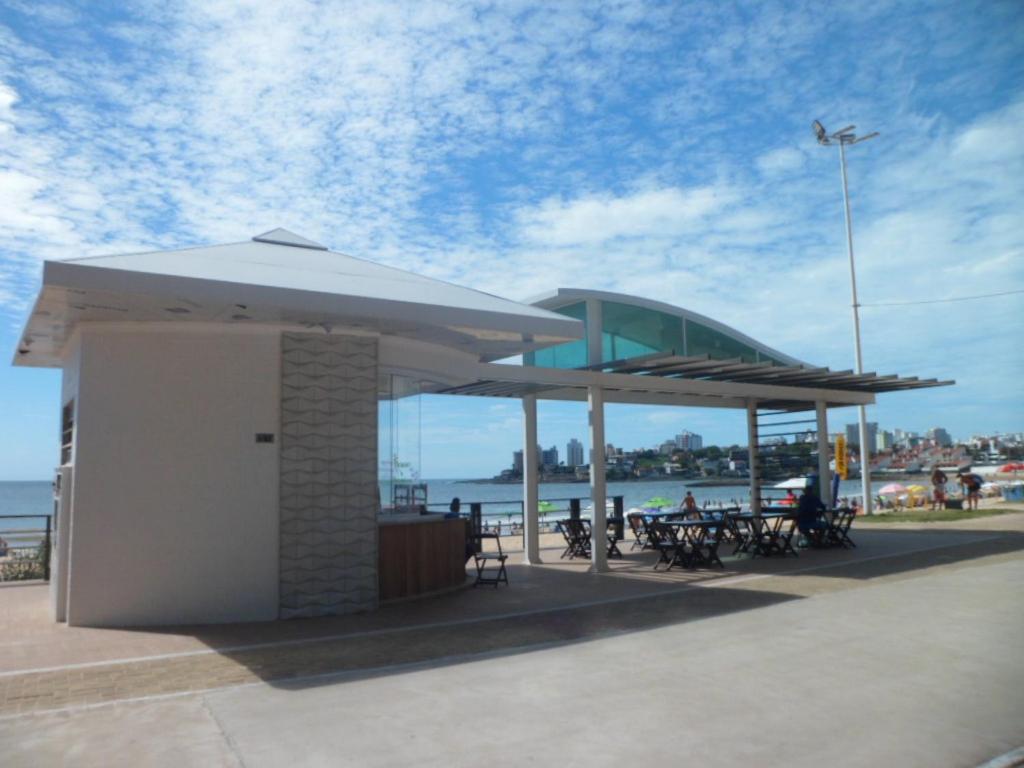  Apartamento Frente para o Mar -VISTA TOTAL PARA O MAR -ÁREA DE CHURRASCO PRIVATIVA COBERTA-INTERNET E TV DE ASSINATURA EM TODOS OS QUARTOS