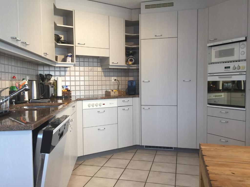 Lake View Apartment - Three-Bedroom Apartment
