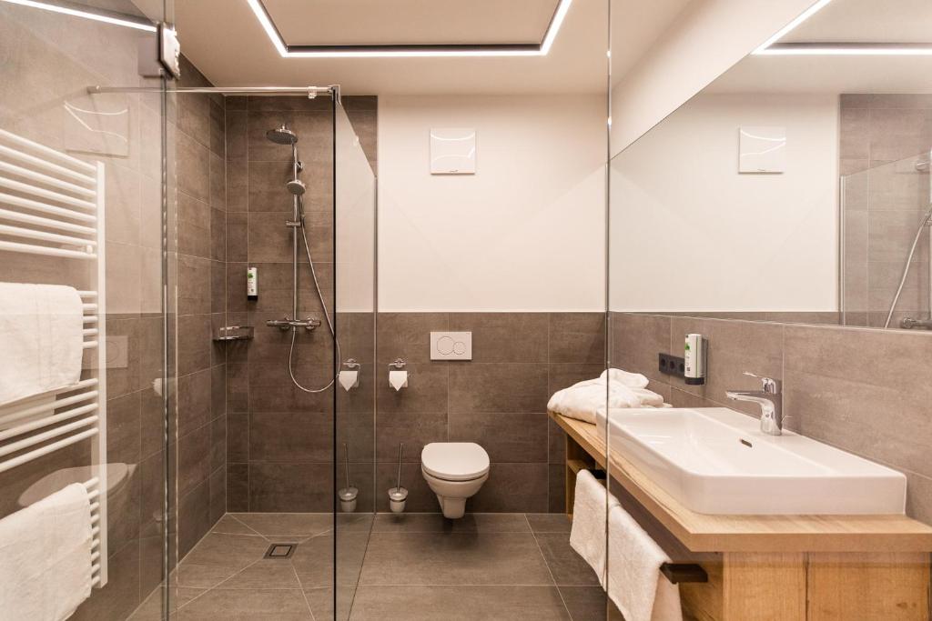 A bathroom at Rohrmooser Schlössl