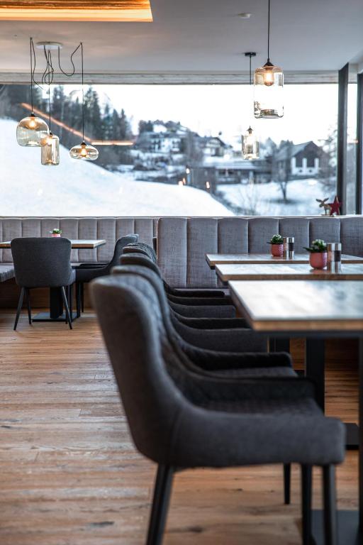 A seating area at Rohrmooser Schlössl