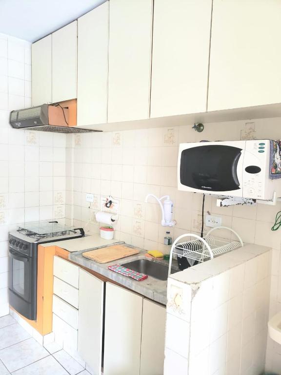  Apartamento 2 quartos na praia enseada do Guarujá-SP