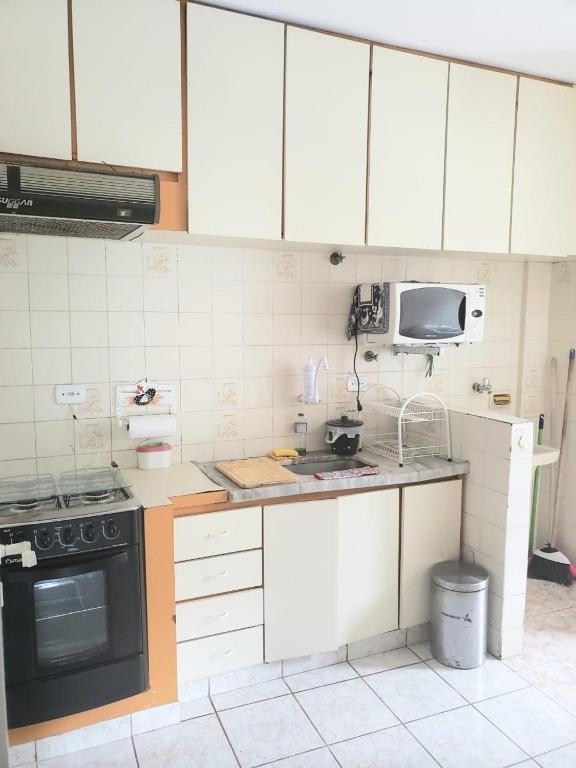  Apartamento 2 quartos na praia enseada do Guarujá-SP