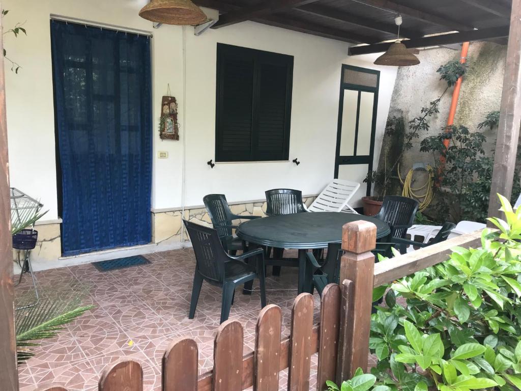 Patio alebo iná vonkajšia časť ubytovania Villafiorita