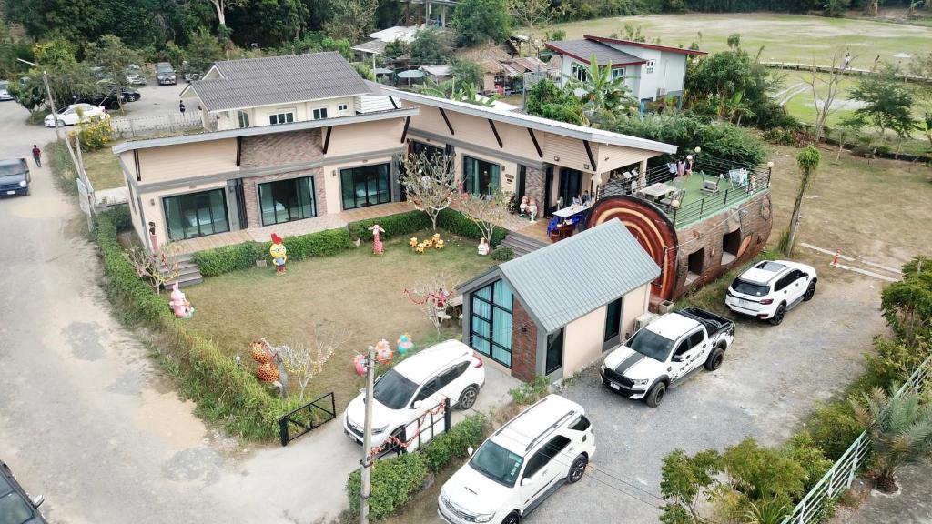 Letecký snímek ubytování Angie Resort at Nakhon Nayok