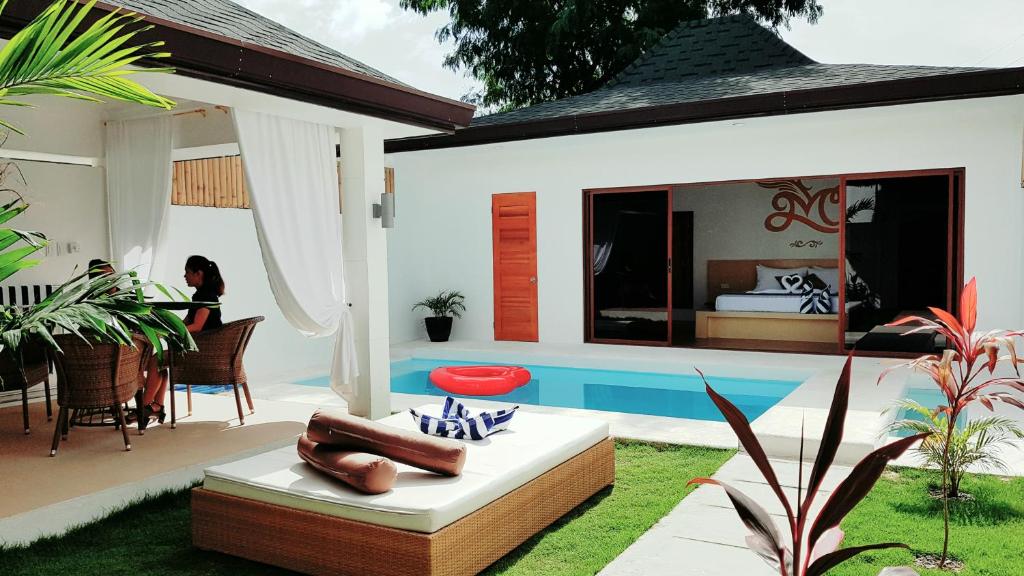 Bazén v ubytování Montecarlo Villas Panglao nebo v jeho okolí