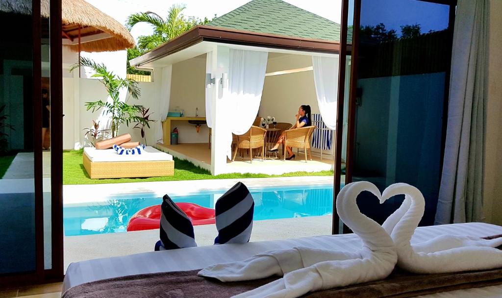 Bazén v ubytování Montecarlo Villas Panglao nebo v jeho okolí