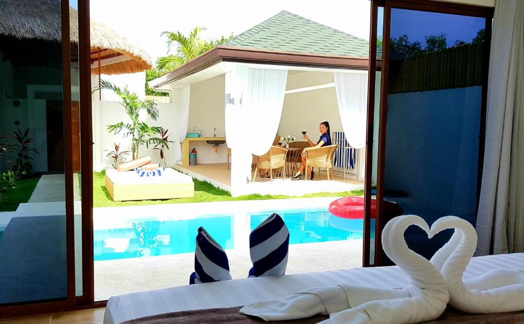 Bazén v ubytování Montecarlo Villas Panglao nebo v jeho okolí