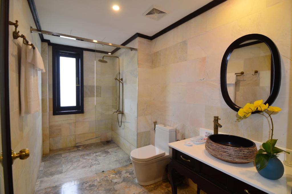 Koupelna v ubytování Hoian Central Hotel