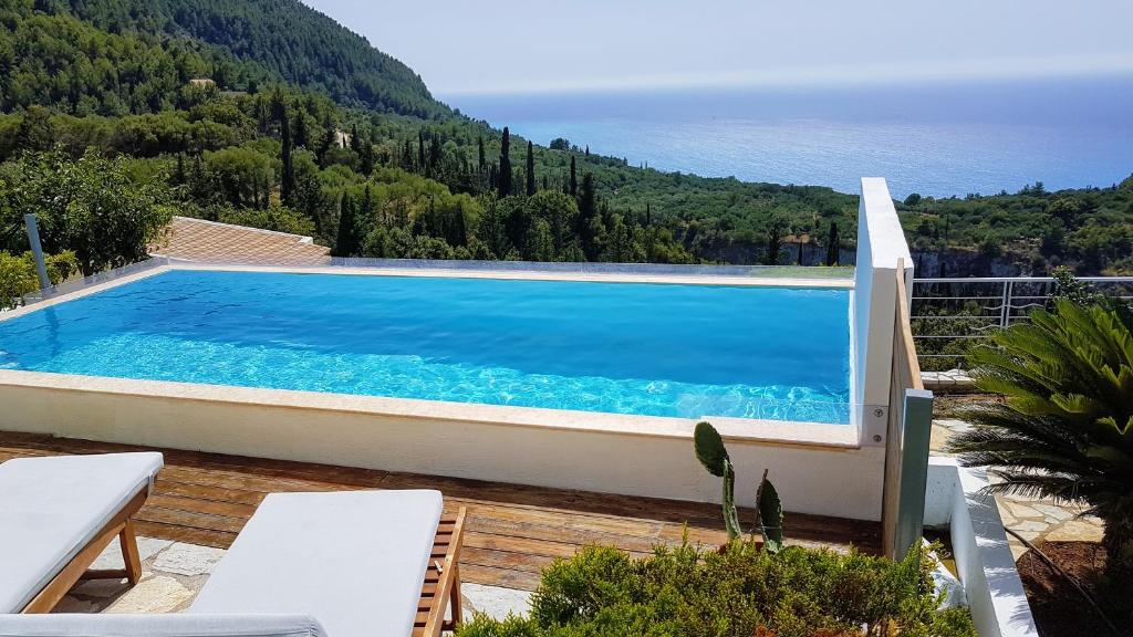 Πισίνα στο ή κοντά στο White Villas Lefkada