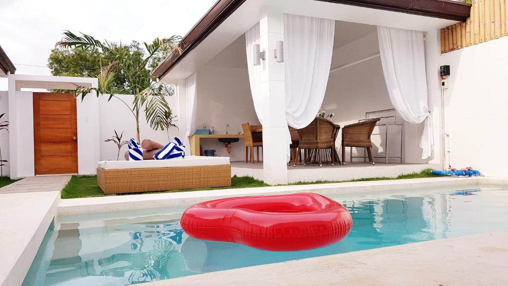 Bazén v ubytování Montecarlo Villas Panglao nebo v jeho okolí
