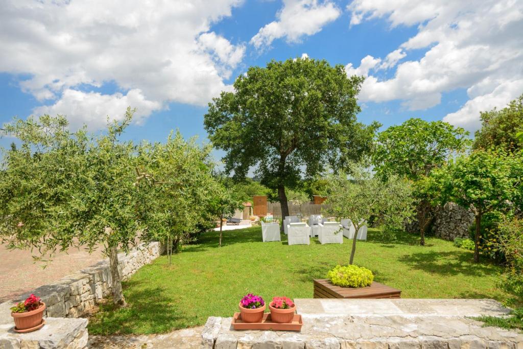 Ogród w obiekcie HelloApulia - Villa Flora