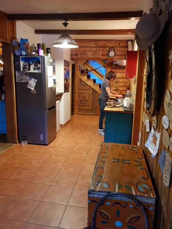 Kuchyň nebo kuchyňský kout v ubytování Good Bye Lenin Hostel Zakopane