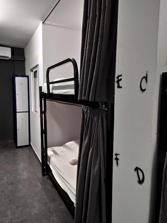 Olé Backpackers Hostel - Letto In 12 Letto Camera Dormitorio Misto