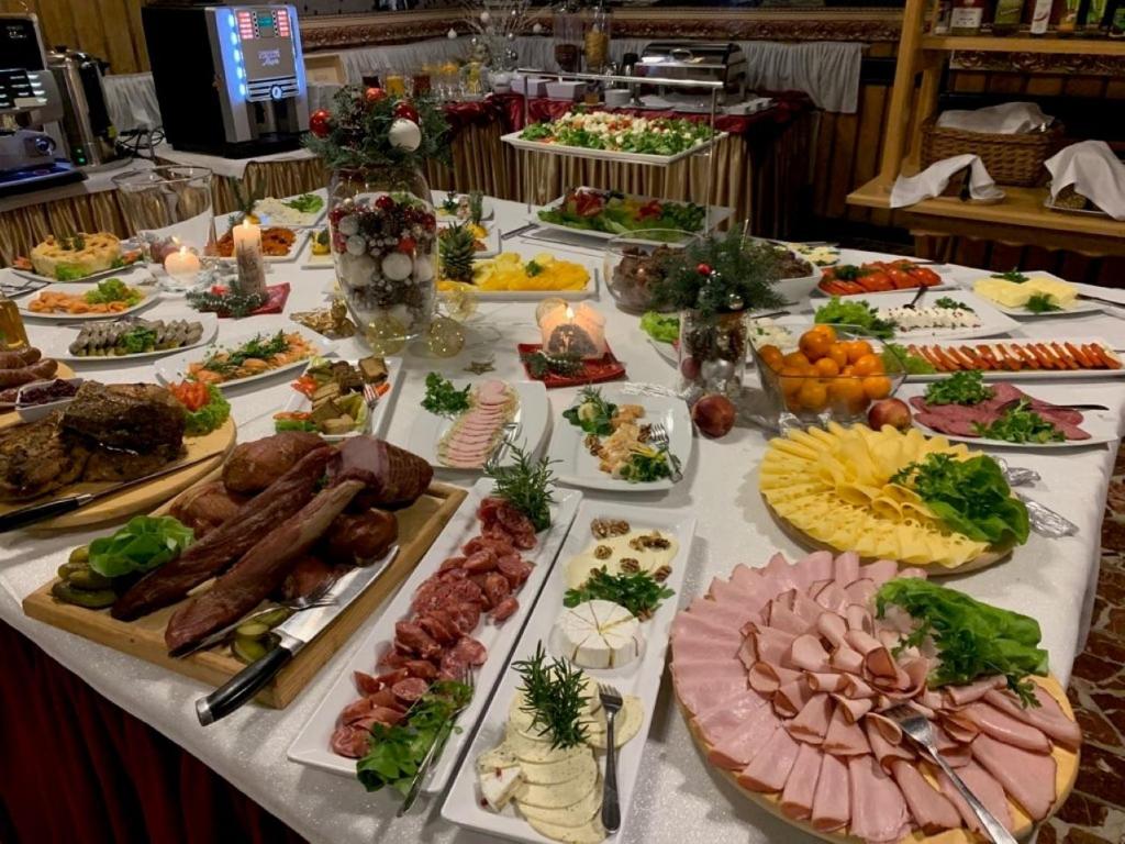 Jídlo v hotelu nebo okolí