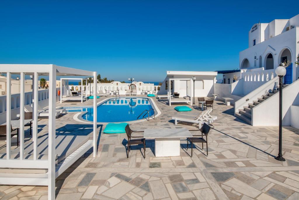 Basen w obiekcie Villa Kavallaris & Apartments lub w pobliżu