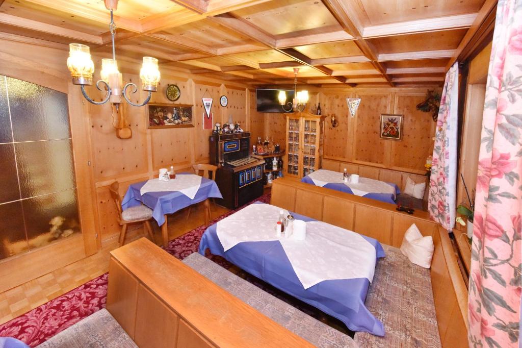 Posezení v ubytování Pension Piz Buin