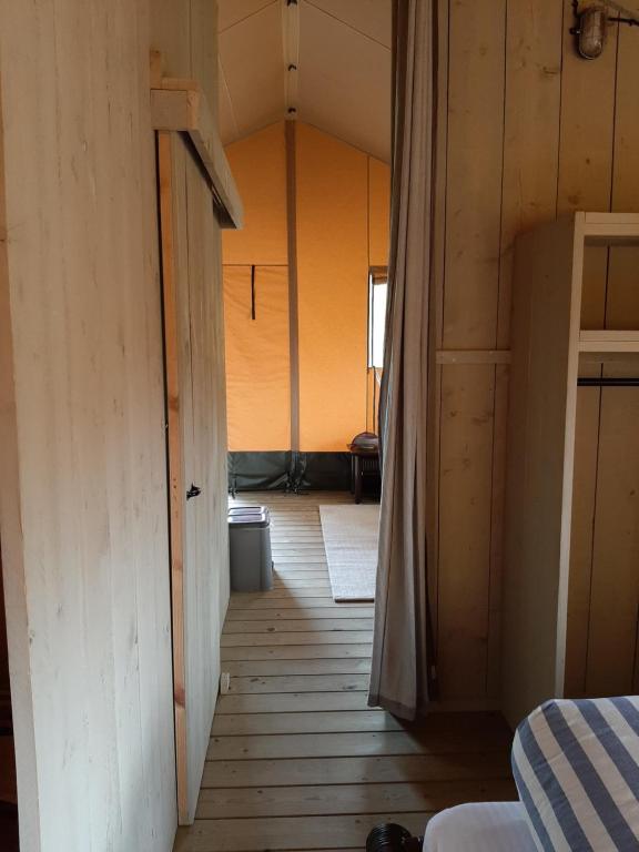 Postel nebo postele na pokoji v ubytování Glamping tent Romala